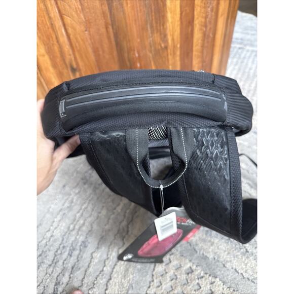 Heys Tech Pac 04 Computer Backpack Black F - Picture 4 of 16